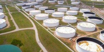 Giá Dầu Phục Hồi Sau Khi Dự Trữ Dầu Thô Ở Mỹ Bất Ngờ Giảm