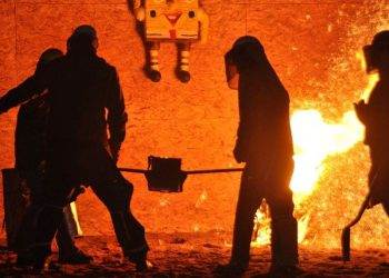 Giá Dầu Phục Hồi Sau Khi Dự Trữ Dầu Thô Ở Mỹ Bất Ngờ Giảm