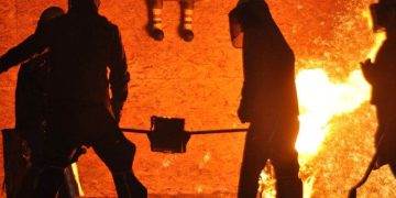 Giá Dầu Phục Hồi Sau Khi Dự Trữ Dầu Thô Ở Mỹ Bất Ngờ Giảm