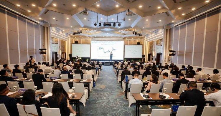 Phát Triển Thị Trường Giao Dịch Kim Loại Liên Thông Với Thế Giới