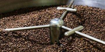 Giá Cà Phê Đóng Cửa Hỗn Loạn Do Lo Ngại Về Thời Tiết Hỗ Trợ Giá