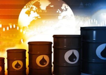 Dầu Thô Giảm Nhẹ Do Sức Mạnh Của Đồng USD Và Nguồn Cung Dầu Dồi Dào Của Mỹ