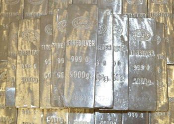 Dầu Thô Giảm Nhẹ Do Sức Mạnh Của Đồng USD Và Nguồn Cung Dầu Dồi Dào Của Mỹ