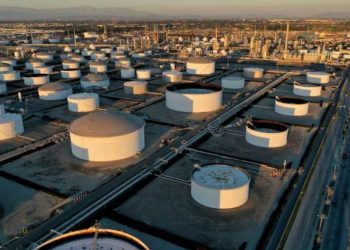 Giá Dầu Giảm Nhẹ Do Lo Ngại Về Triển Vọng Nhu Cầu