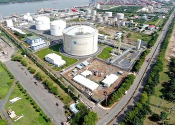 Giá Dầu Tăng Hơn 1% Do Căng Thẳng Leo Thang Ở Châu Âu Và Trung Đông