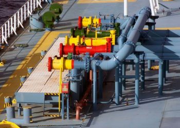 Giá Dầu Thô Tăng Vọt Do Nguồn Cung Dầu Toàn Cầu Dự Kiến Vẫn Khan Hiếm