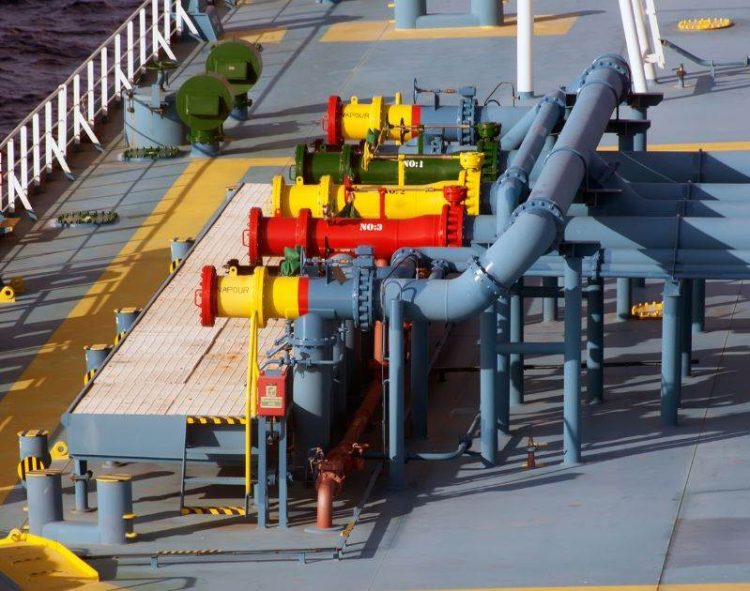 Giá Dầu Thô Tăng Vọt Do Nguồn Cung Dầu Toàn Cầu Dự Kiến Vẫn Khan Hiếm