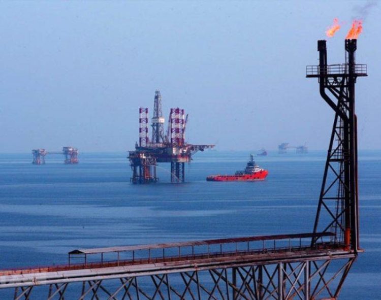 Giá Dầu Giảm Sức Hút Khi Thương Nhân Tập Trung Vào Tình Hình Địa Chính Trị