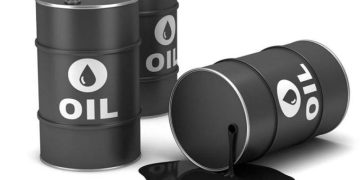 Giá Dầu Thô Giảm Nhẹ Sau Khi Đạt Đỉnh 7 Tuần Do Lo Ngại Về Nguồn Cung Dịu Bớt