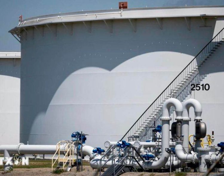 Giá Dầu Thô Tăng Do Nguồn Cung Dầu Thô Tại Mỹ Eo Hẹp Và Nhu Cầu Nhiên Liệu Mạnh Hơn