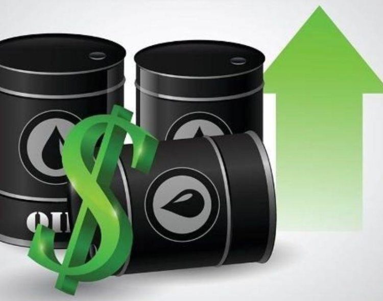 Giá Dầu Brent Tiến Gần Mốc 86 USD Nhờ Dữ Liệu Việc Làm Tích Cực