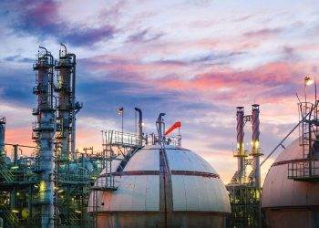 Giá Dầu Thô Tăng Cao Hơn 