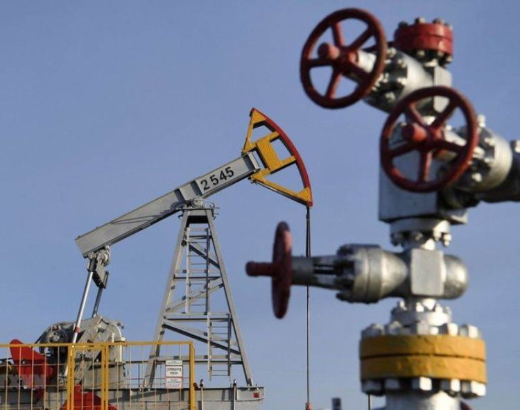 Giá Dầu Thô Kết Thúc Phiên Cao Hơn Một Chút Do Tỷ Suất Lợi Ròng Tăng