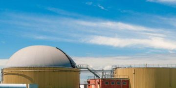 Giá Dầu Giảm Hơn 1% Sau Khi Thoát Khỏi Thiệt Hại Nghiêm Trọng Từ Bão Beryl