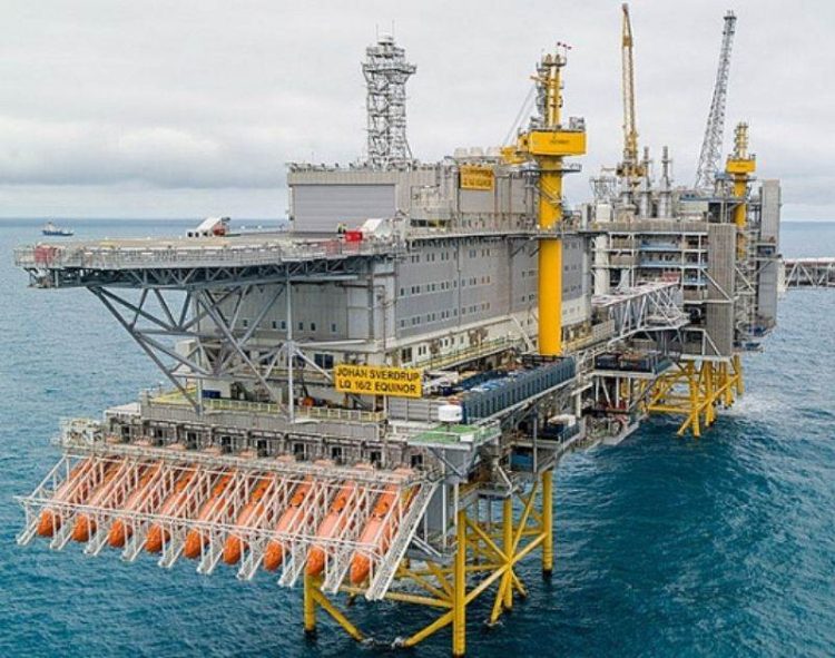 Nhà Sản Xuất Dầu Mỏ Strathcona Hợp Tác Với Quỹ Tăng Trưởng Canada Để Thu Giữ Carbona