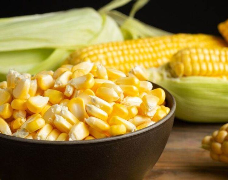 Giá Ngô Đóng Cửa Trái Chiều