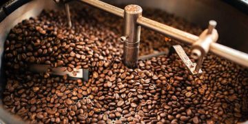 Giá Cà Phê Giảm Trong Phiên Giao Dịch Thứ Tư Khi Chúng Điều Chỉnh Lại Một Phần Mức Tăng Mạnh Trong Tuần Này Và Củng Cố Đà Tăng Gần Đây