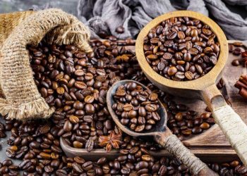 Giá Cà Phê Tăng Nhẹ Do Lo Ngại Về Sản Xuất Toàn Cầu