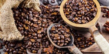 Giá Cà Phê Tăng Nhẹ Do Lo Ngại Về Sản Xuất Toàn Cầu