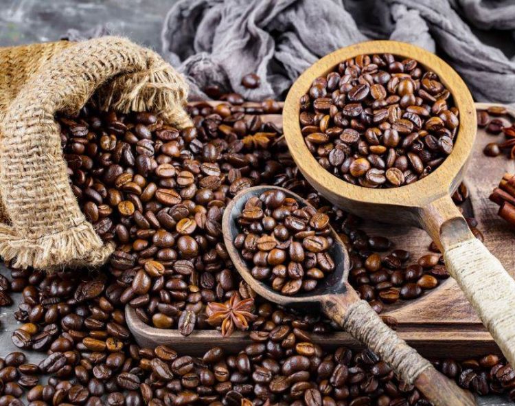 Giá Cà Phê Tăng Nhẹ Do Lo Ngại Về Sản Xuất Toàn Cầu