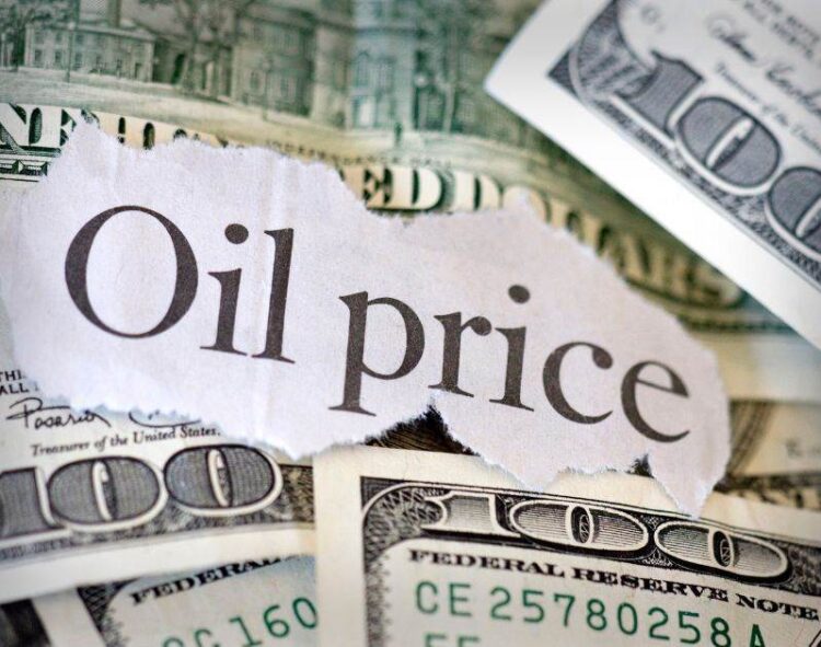 Giá Dầu Thô Giảm Nhẹ Do Đồng Usd Mạnh Lên Và Chứng Khoán Suy Yếu