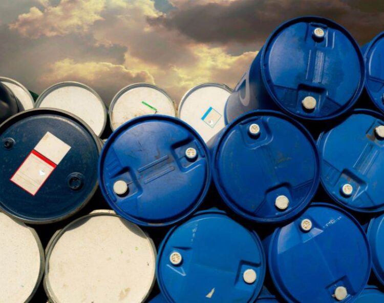 Giá Dầu Tăng Khi Nhà Đầu Tư Chờ Đợi Dấu Hiệu Cắt Giảm Lãi Suất Của Mỹ