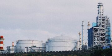 Giá Xăng Dầu Hôm Nay Phục Hồi Sau Khi Xuống Đáy Một Tháng