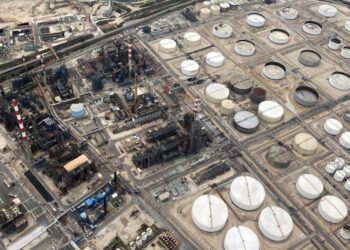 Saudi Arabia Giảm Giá Dầu Tháng 10