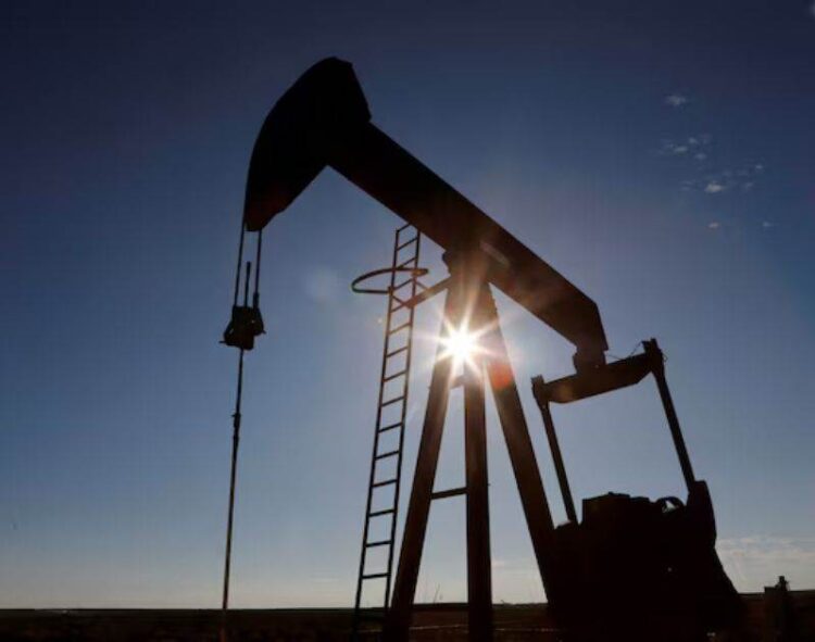 Giá Dầu Vẫn Ổn Định Mặc Dù Gián Đoạn Nguồn Cung Từ Bão Francine