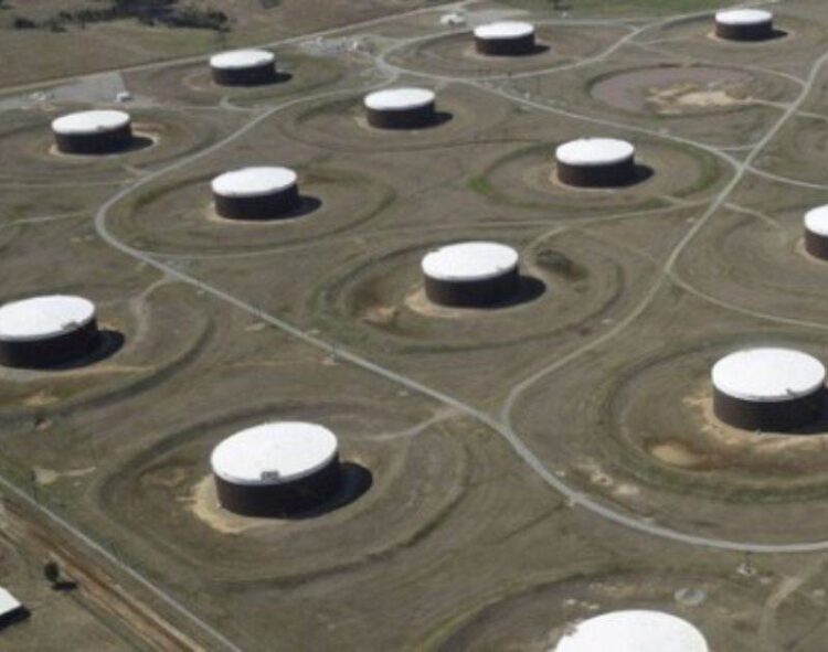 Dầu Thô Hoa Kỳ, Hàng Tồn Kho Sản Phẩm Cho Thấy Một Đợt Rút Tiền Sạch Sẽ