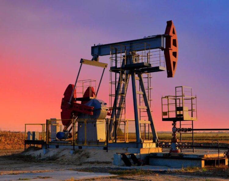 Giá Dầu Tăng Nhẹ Do Lo Ngại Về Nguồn Cung Ở Trung Đông