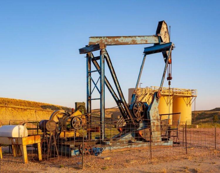 Giá Dầu Thô Ngày Thứ Năm Đóng Cửa Với Mức Giảm Do Lo Ngại Về Nhu Cầu Năng Lượng