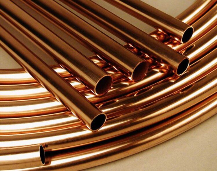 Sự Hoảng Loạn Lan Rộng Trên Thị Trường Toàn Cầu, Giá Đồng Giảm Mạnh