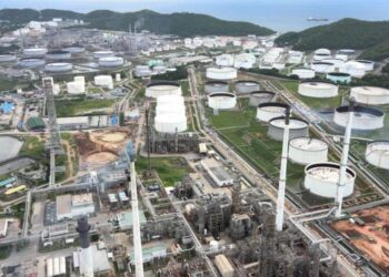 Việc Tăng Dự Trữ Dầu Thô Bất Ngờ Làm Tăng Áp Lực Lên Giá Dầu