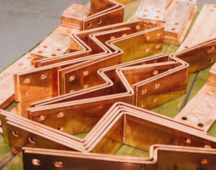 Cục Thống Kê Lao Động Hoa Kỳ Đã Điều Chỉnh Giảm Tăng Trưởng Việc Làm, Giá Đồng Phục Hồi Qua Đêm