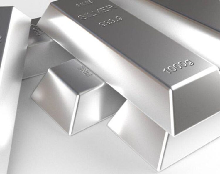 Phân Tích Thị Trường: Giá Bạc Biến Động Mạnh Sau Dữ Liệu Bảng Lương Phi Nông Nghiệp