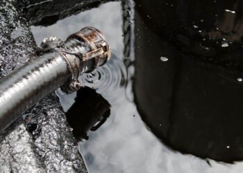 Giá Dầu Ổn Định Nhờ Giảm Dự Trữ Dầu Thô Mỹ Và Hoãn Tăng Sản Lượng Opec+