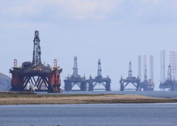 Giá khí đốt tự nhiên tăng vọt khi Vịnh Mexico chuẩn bị đối phó với cơn bão nhiệt đới mới