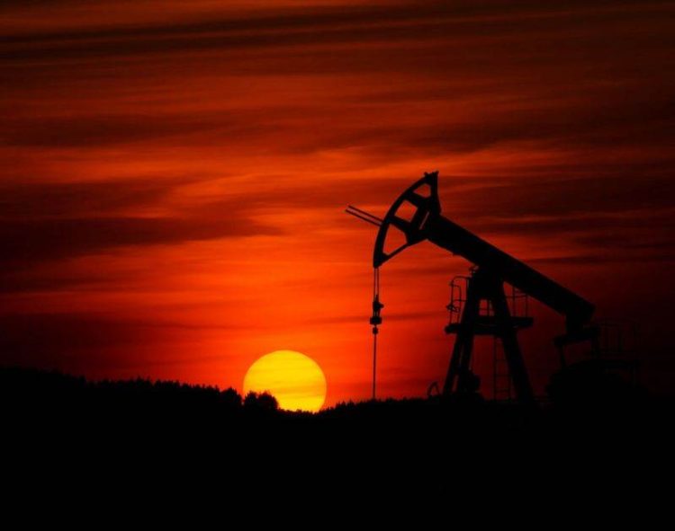 Giá dầu thô giảm mạnh do hy vọng nối lại xuất khẩu dầu của Libya