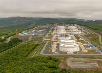 Giá Dầu Tăng Nhẹ Lên 1% Do Lo Ngại Nguồn Cung Thắt Chặt