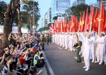 Thủ tướng yêu cầu tăng cường bảo đảm an ninh trật tự dịp lễ 30/4 và 1/5