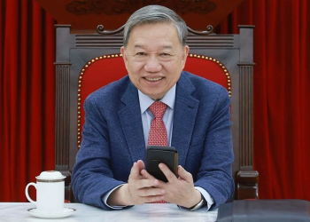 Tổng Bí thư Tô Lâm điện đàm với Tổng thống Mỹ Donald Trump từ Trụ sở Trung ương Đảng tối 4/4. Ảnh: TTXVN