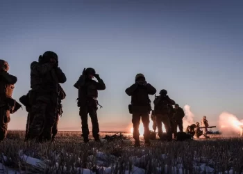 Quân tinh nhuệ Nga áp sát chốt chặn Donetsk, Ukraine sẵn sàng phản công quyết liệt. Binh sĩ Ukraine ở ngoài Kostiantynivka (Ảnh: Euromaidan Press).