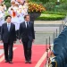 Chủ tịch nước Lương Cường chủ trì lễ đón Tổng thống Pháp Emmanuel Macron thăm cấp Nhà nước Việt Nam. Chủ tịch nước Lương Cường và Tổng thống Emmanuel Macron duyệt đội danh dự tại Phủ Chủ tịch ngày 26/5. Ảnh: Giang Huy