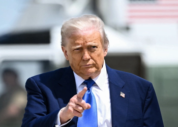 Ảnh minh họa: Ông Trump hoãn áp thuế 50% cho hàng EU thêm một tháng, mở đường đàm phán thương mại