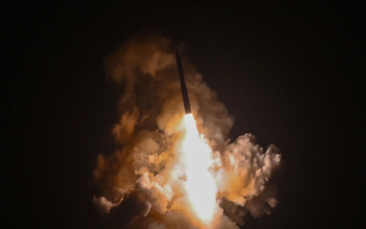 Mỹ phóng tên lửa xuyên lục địa Minuteman III: Phô diễn sức mạnh răn đe hạt nhân toàn cầu. Tên lửa Minuteman III trong vụ phóng thử rạng sáng 21/5. Ảnh: AFGSC