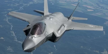 Arab Saudi chi 142 tỷ USD nhưng khó mua F-35 từ Mỹ. Tiêm kích F-35 Mỹ huấn luyện tại bang Ohio tháng 6/2024. Ảnh: USAF
