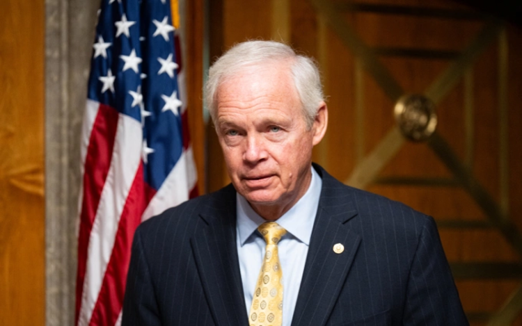 Quan chức chính quyền Biden bị yêu cầu đối chất về tình trạng sức khỏe của cựu tổng thống. Thượng nghị sĩ Ron Johnson tại thủ đô Washington, Mỹ, hôm 3/4. Ảnh: Reuters