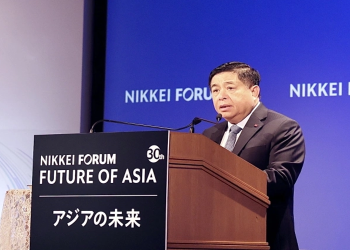 Các ngành công nghệ mới đang thay đổi chuỗi giá trị toàn cầu: Cơ hội và thách thức của châu Á. Phó thủ tướng Nguyễn Chí Dũng phát biểu tại Hội nghị Tương lai châu Á lần thứ 30 tại Tokyo (Nhật Bản), ngày 30/5. Ảnh: VGP