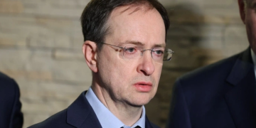 Trưởng đoàn đàm phán Nga về xung đột Ukraine bị đe dọa: Căng thẳng leo thang trước vòng đàm phán mới. Ông Vladimir Medinsky tại Belarus hồi tháng 3/2022. Ảnh: Reuters